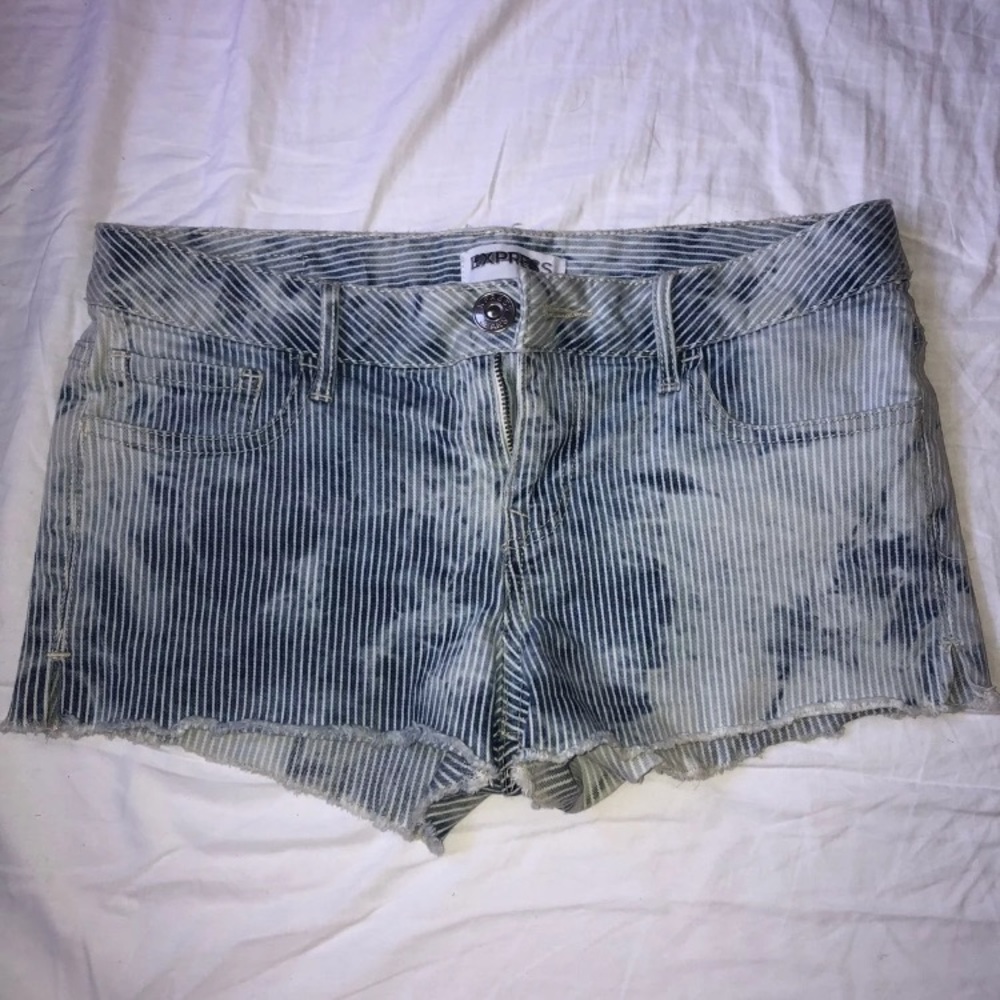 Women’s Express Jean Shorts sm. 💙